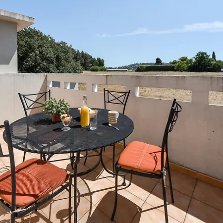 Zenitude Hôtel-résidences Toulon Six Fours 3*