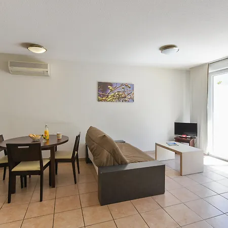 Zenitude Hôtel-résidences Toulon Six Fours 3*
