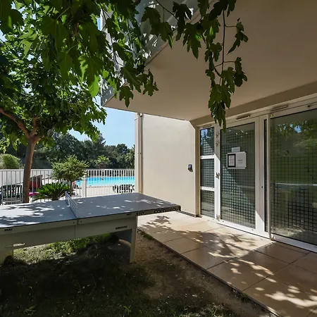 Ξενοδοχείο Comfort Six-fours 3*