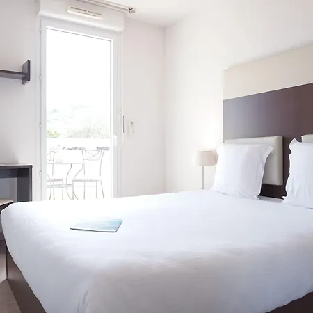 Zenitude Hôtel-résidences Toulon Six Fours Hotel 3*